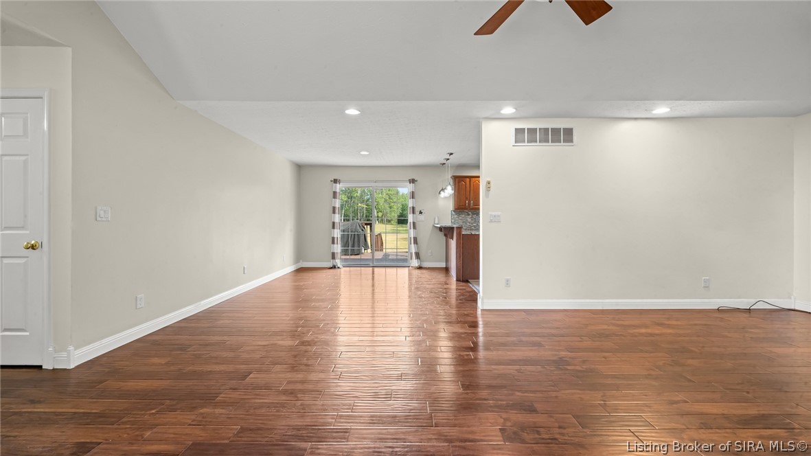 3279 E Lovers Lane Property Photo 5
