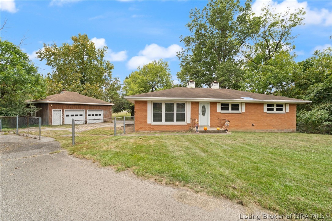 614 Lynn Road Property Photo 3