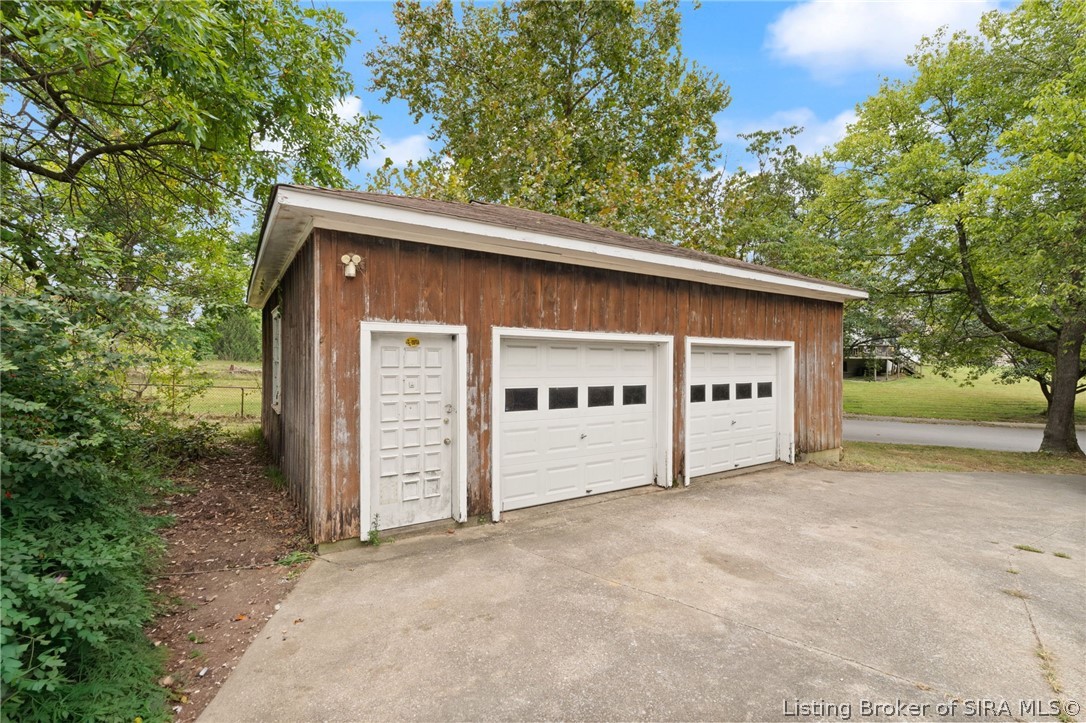 614 Lynn Road Property Photo 4