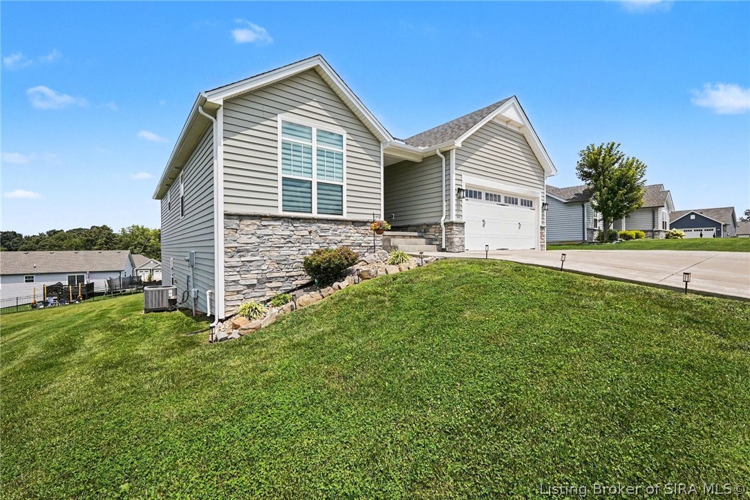7002 Knob Valley Way Property Photo 3