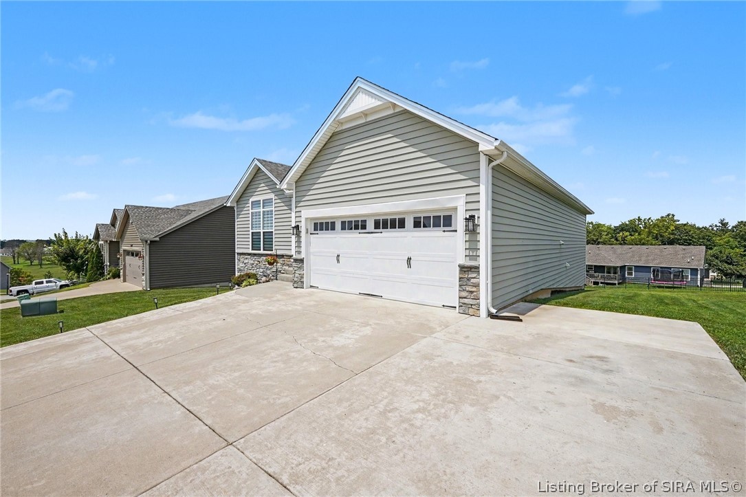 7002 Knob Valley Way Property Photo 4