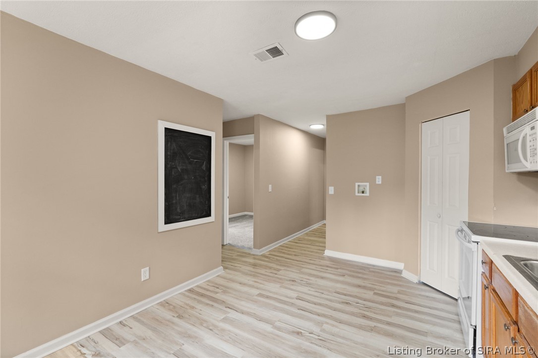 705 W 7th Street Property Photo 8