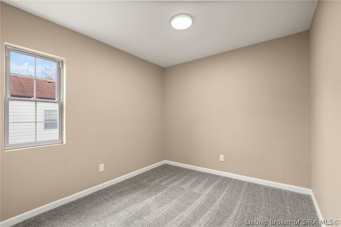 705 W 7th Street Property Photo 9