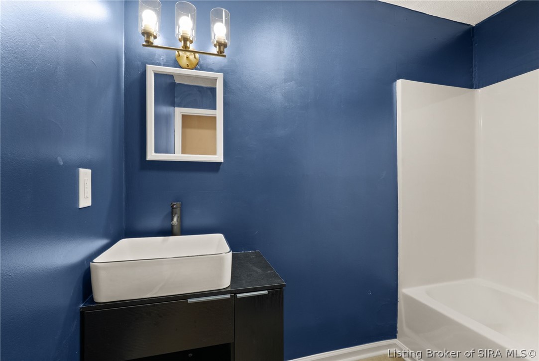 705 W 7th Street Property Photo 13
