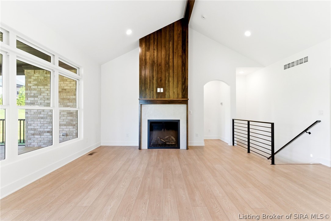 711 Lillian Way Property Photo 10