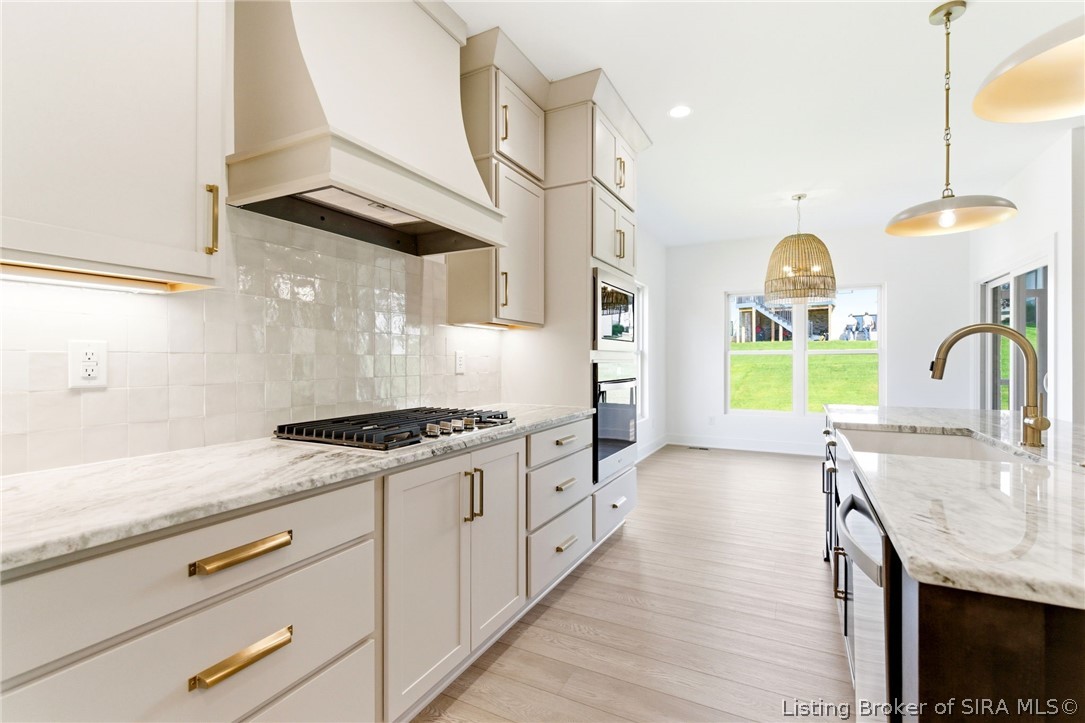 711 Lillian Way Property Photo 16