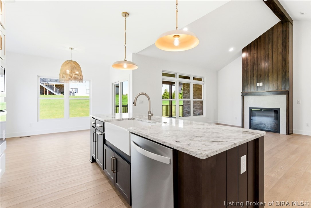 711 Lillian Way Property Photo 17