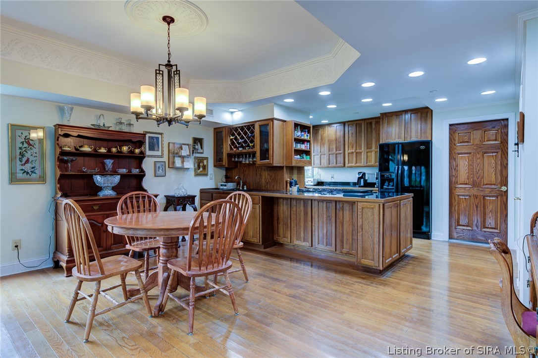 618 W Riverside Drive Property Photo 8