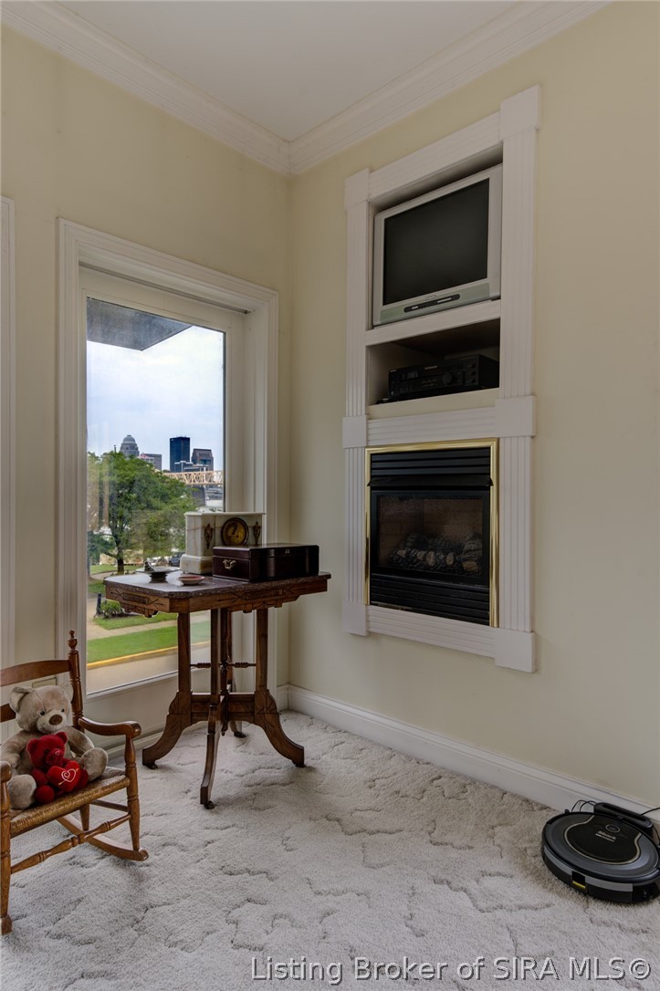 618 W Riverside Drive Property Photo 16