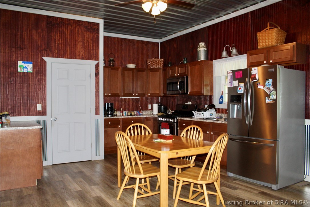 2075 Seavers Road Property Photo 8