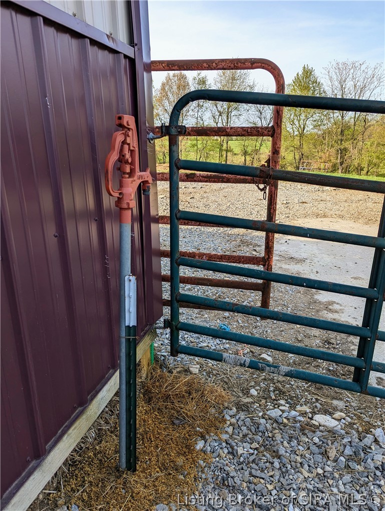 2075 Seavers Road Property Photo 45