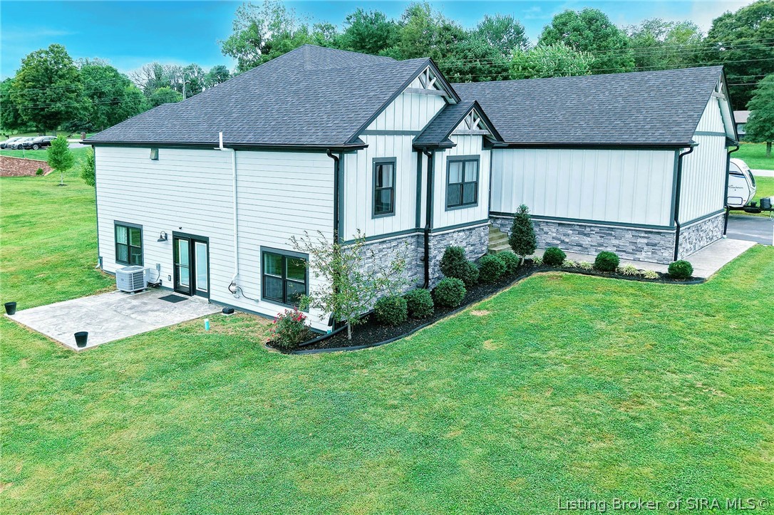 1870 N Sparks Ferry Road Property Photo 2