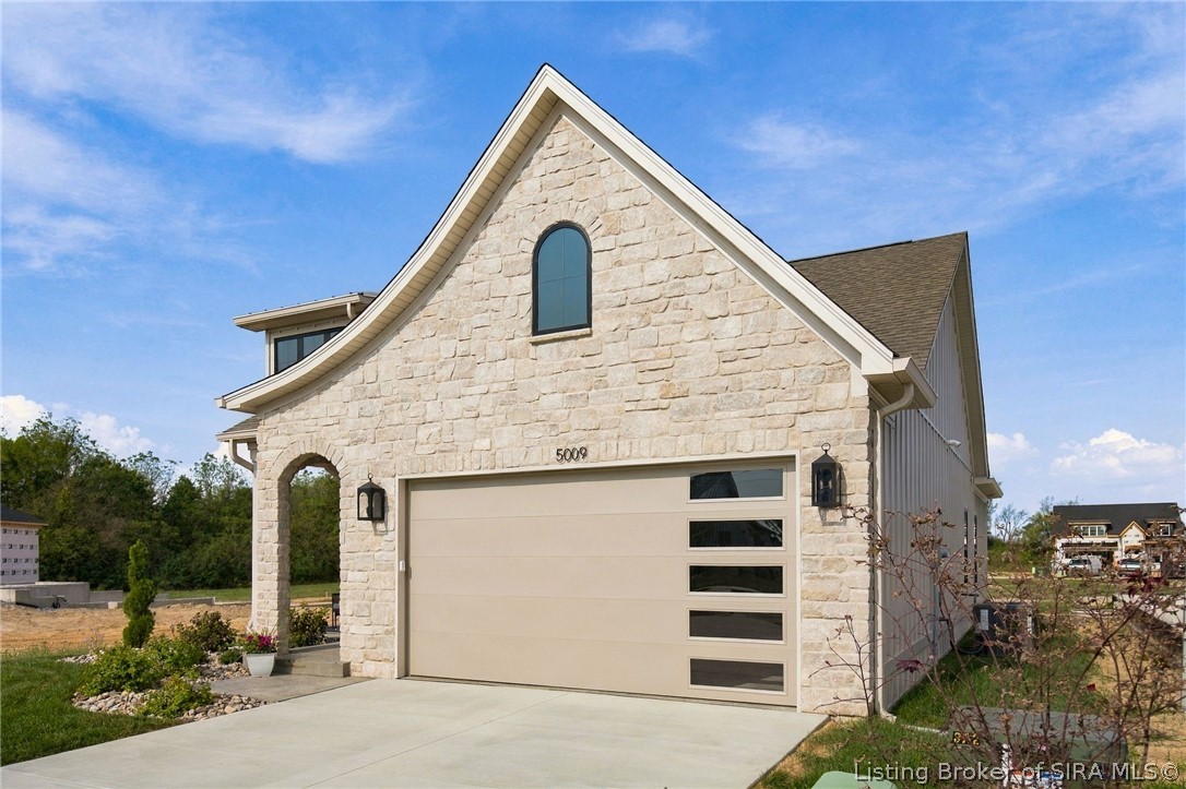 5009 Win Way Property Photo 2