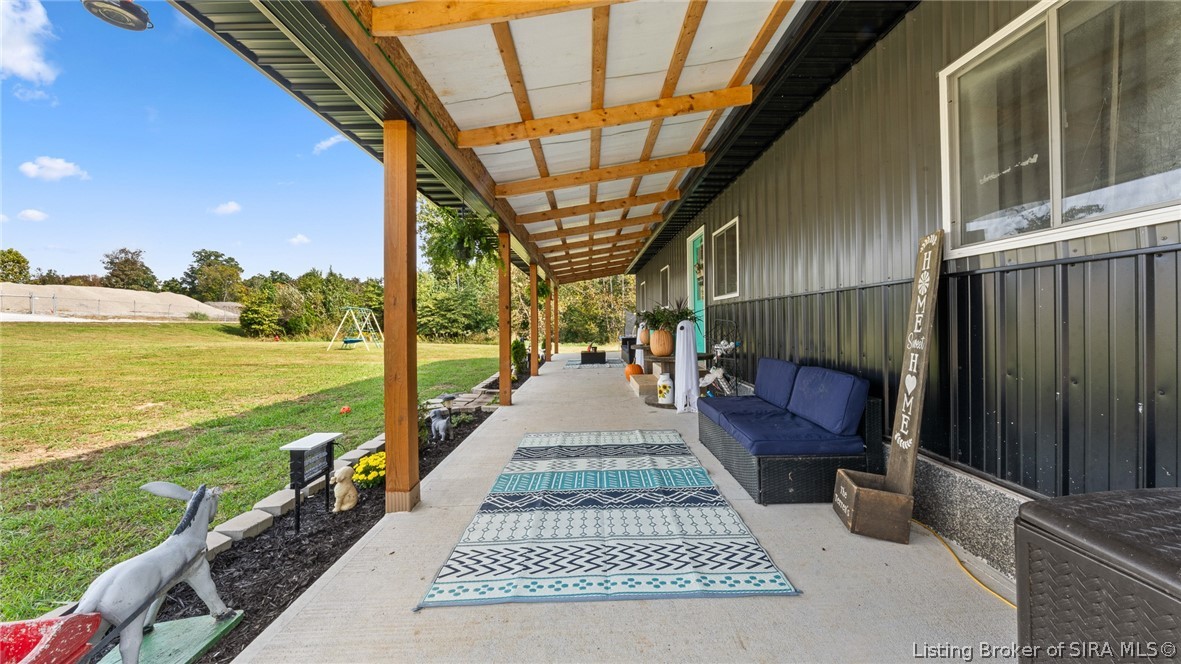 1119 N Greenbriar Drive Property Photo 13