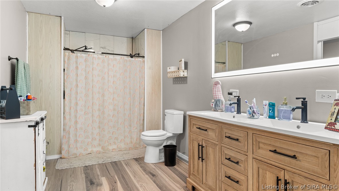 1119 N Greenbriar Drive Property Photo 32