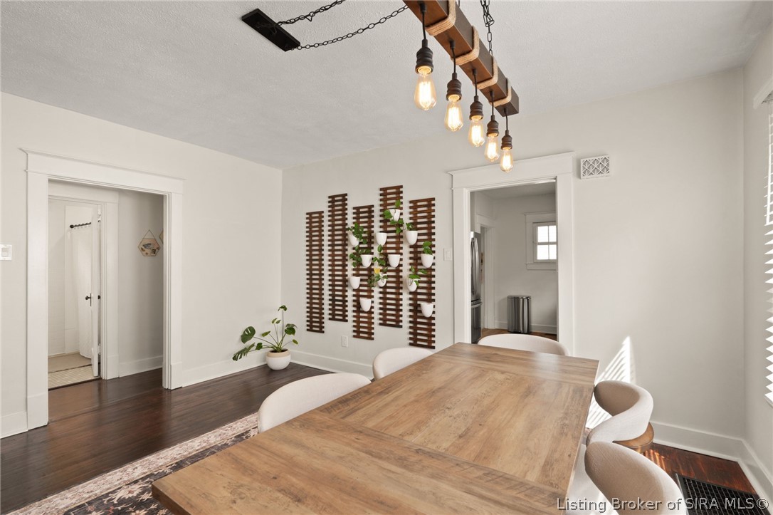 904 Silver Street Property Photo 14