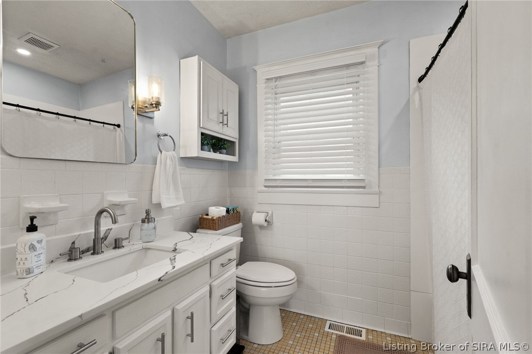 904 Silver Street Property Photo 25