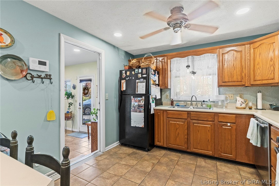 709 Montclair Street Property Photo 8
