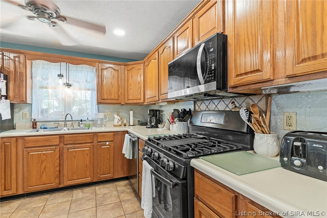 709 Montclair Street Property Photo 10