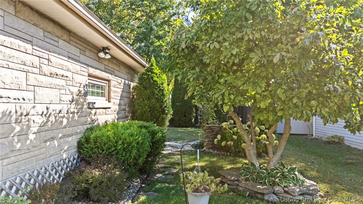 709 Montclair Street Property Photo 28