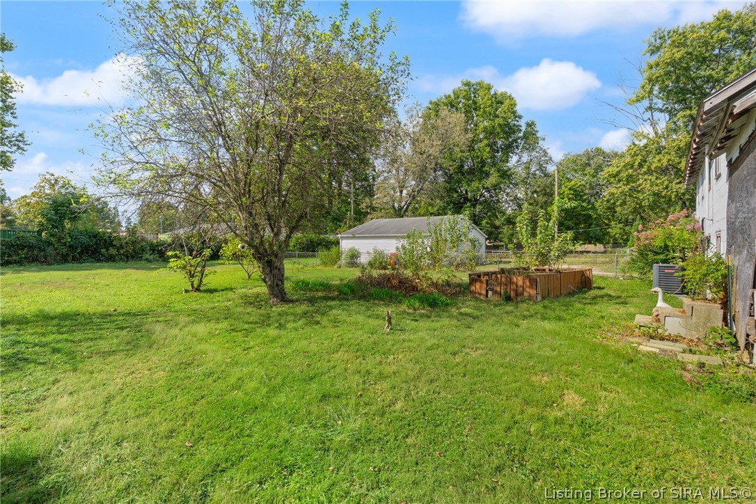 1715 Mcdonald Property Photo 5
