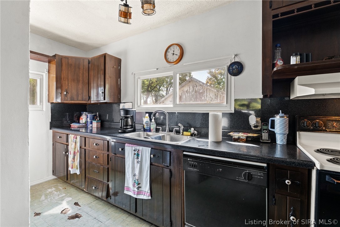 1715 Mcdonald Property Photo 14