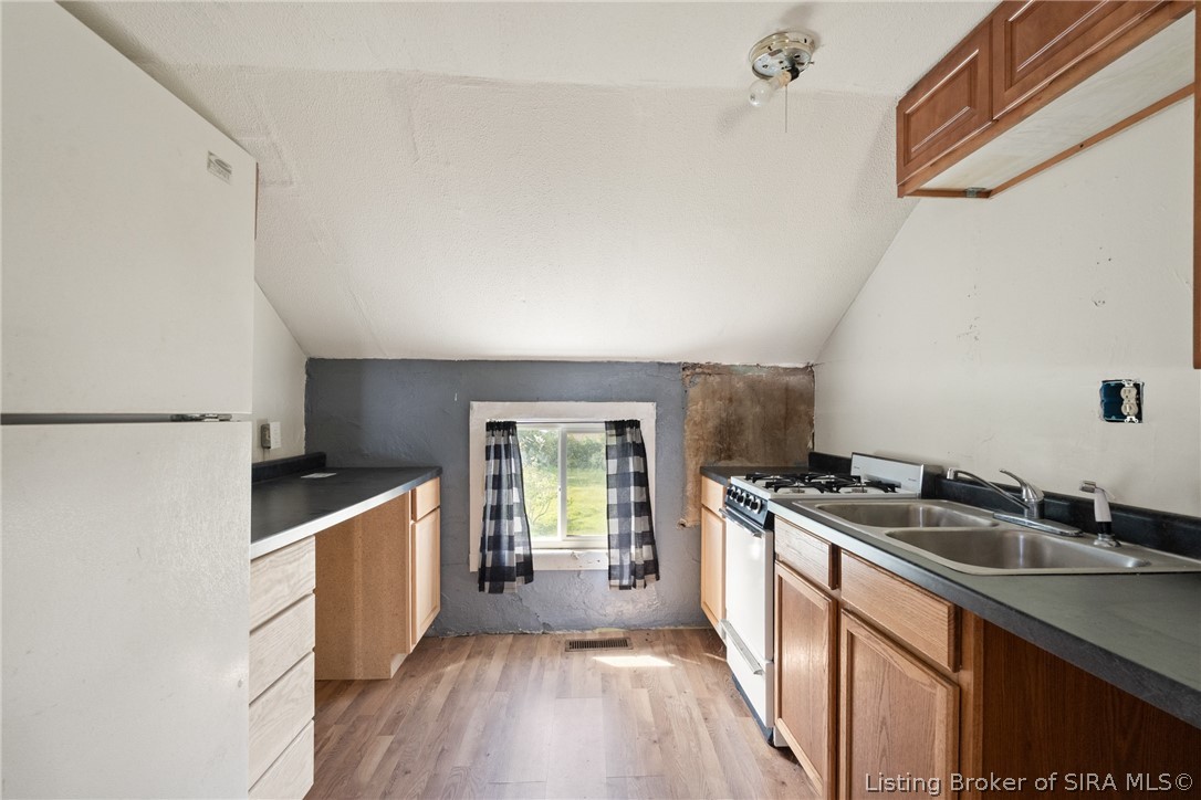 1715 Mcdonald Property Photo 27