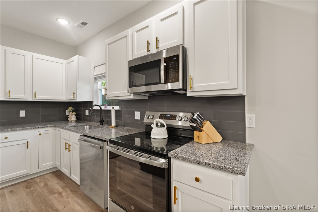 707 Mechanic Property Photo 13