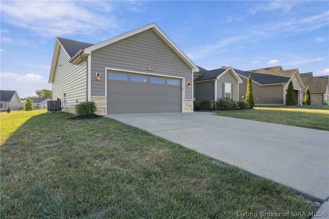 6004 Crestview Ln Property Photo 2
