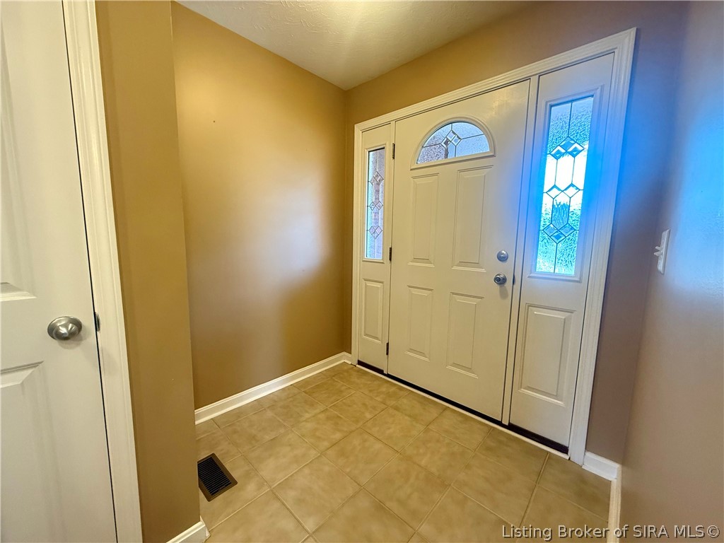 406 Crest Way Property Photo 8