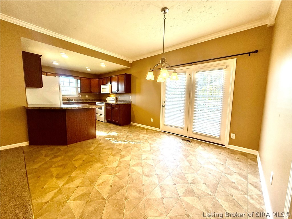 406 Crest Way Property Photo 13