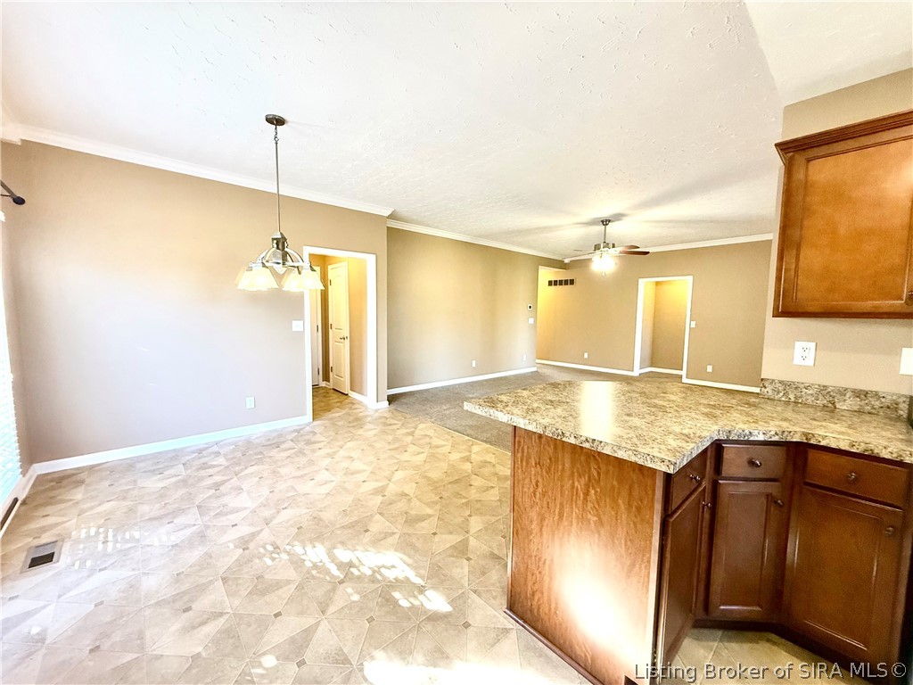 406 Crest Way Property Photo 18