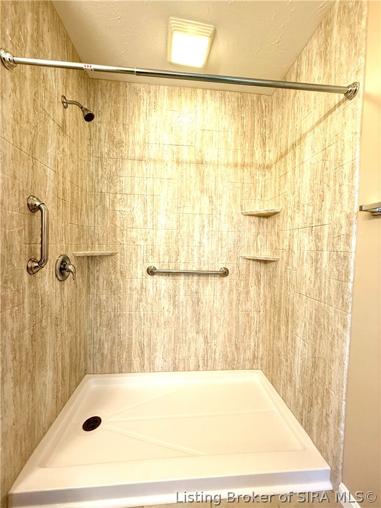 406 Crest Way Property Photo 26