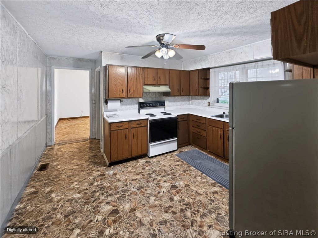 173 Rice Street Property Photo 8