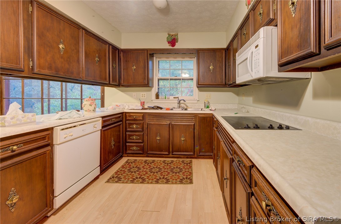 7007 Highway 31 E Property Photo 3
