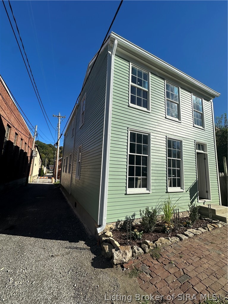 111 E Fourth Property Photo 1