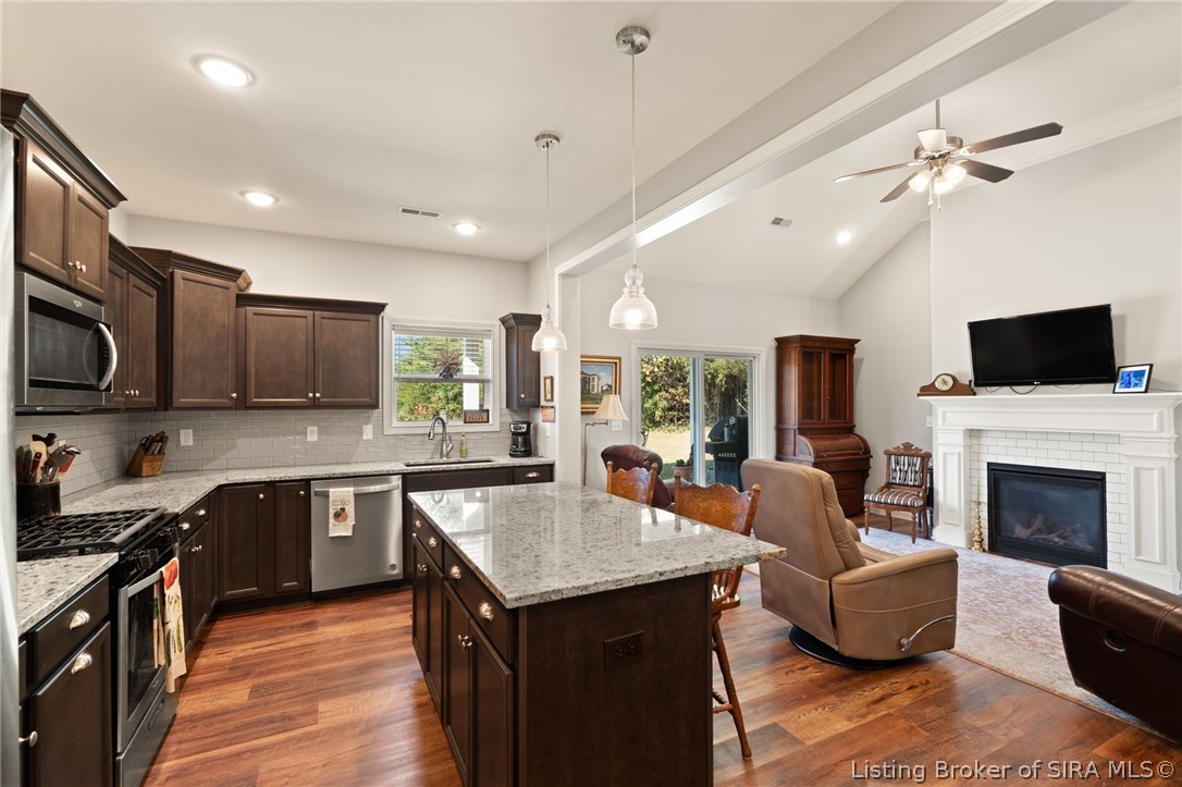 688 Sun Studio Drive Property Photo 13
