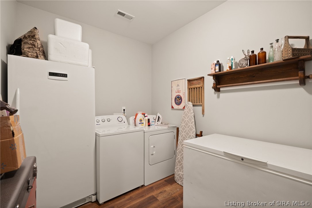 688 Sun Studio Drive Property Photo 36