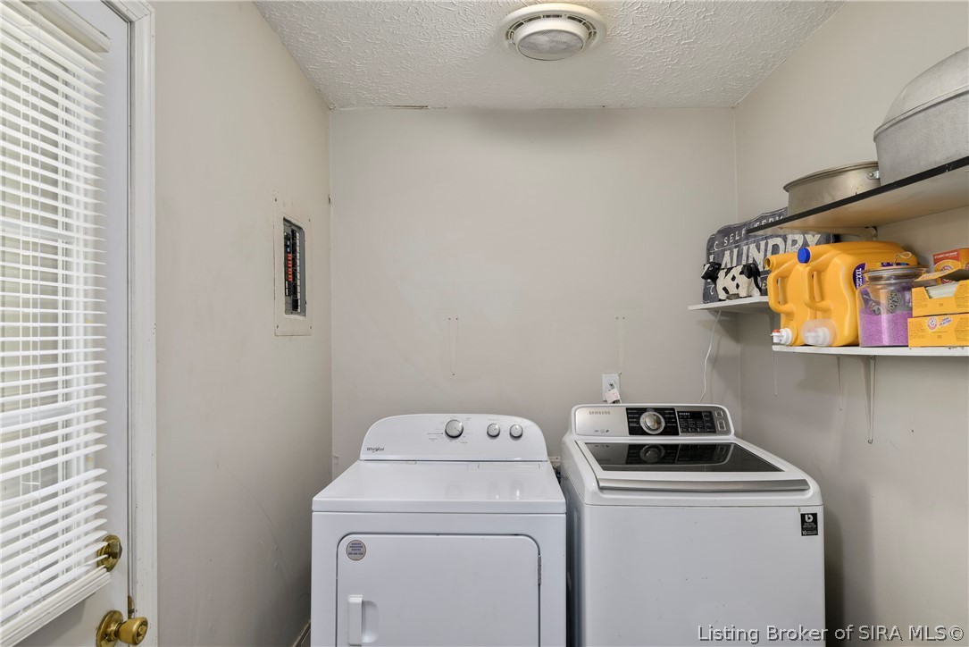 595 W Main Street Property Photo 14