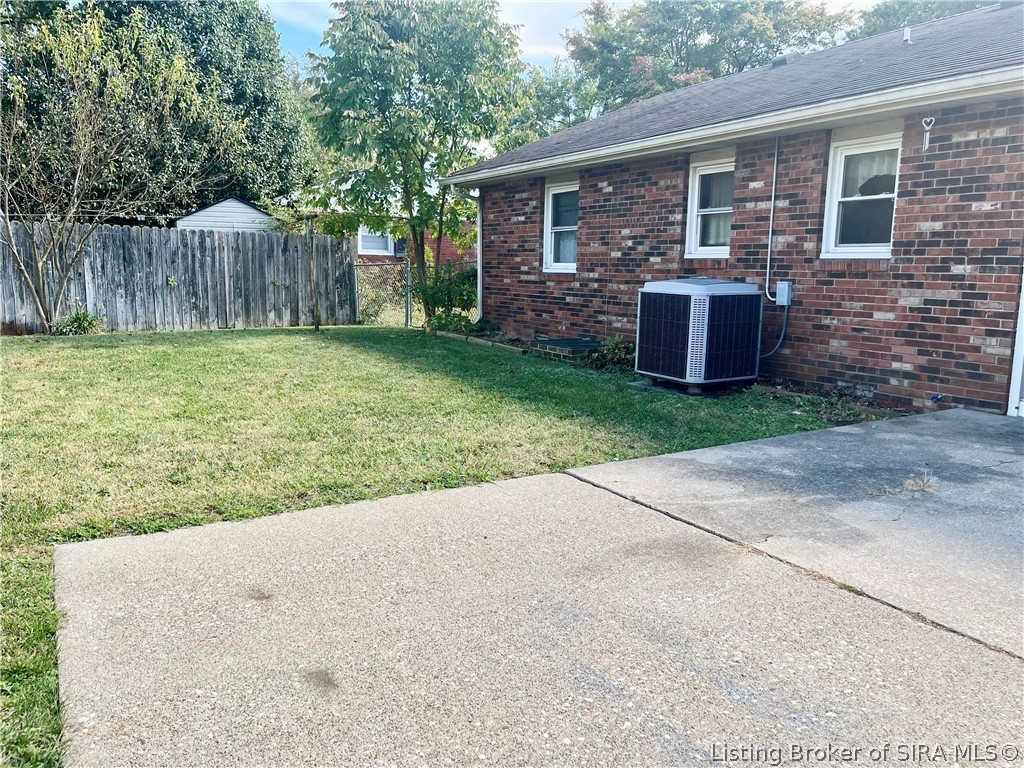 310 Mouser Street Property Photo 28