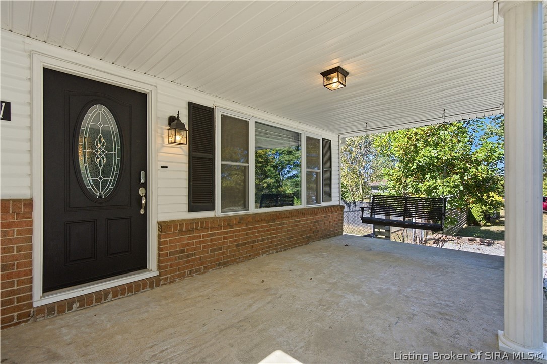 6701 Neighbor Way Ne Property Photo 2