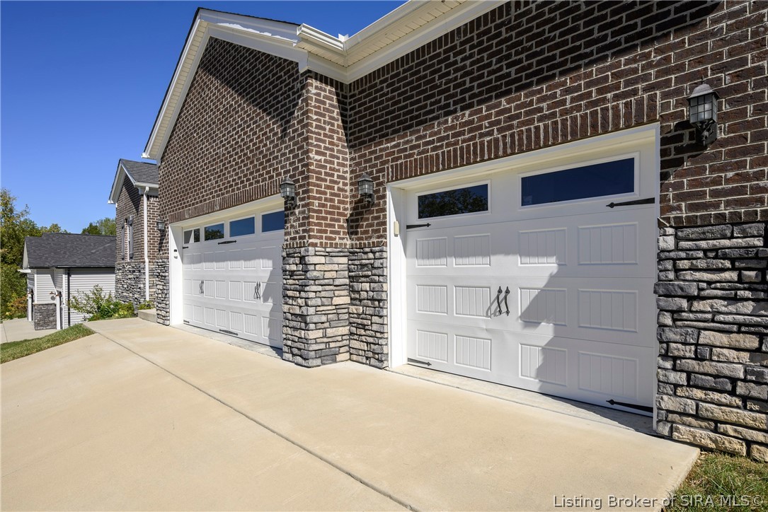 4003 Cedar Hill Court Property Photo 5