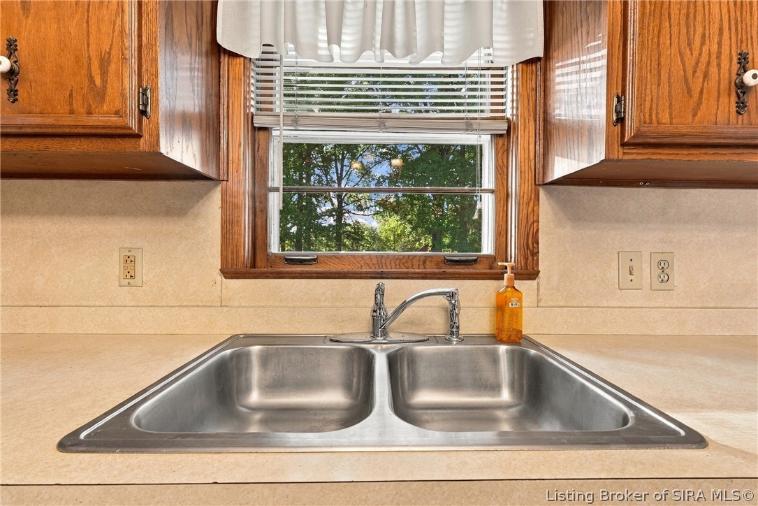 2647 Roanoke Avenue Property Photo 13