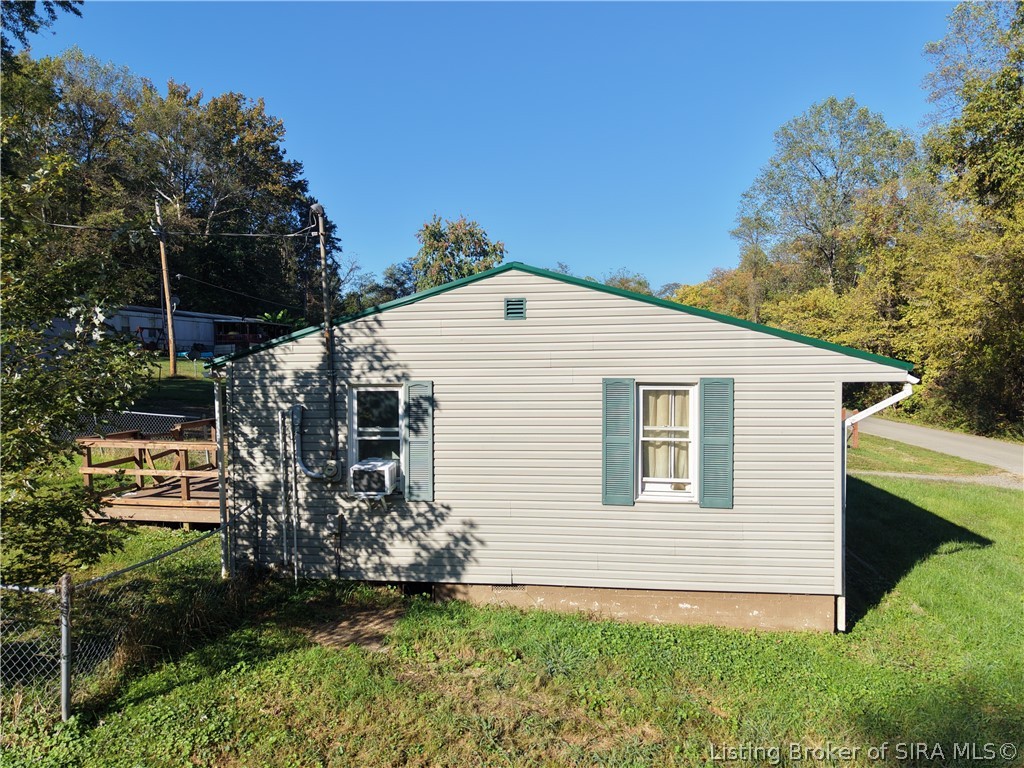 802 E County Line Road Property Photo 5