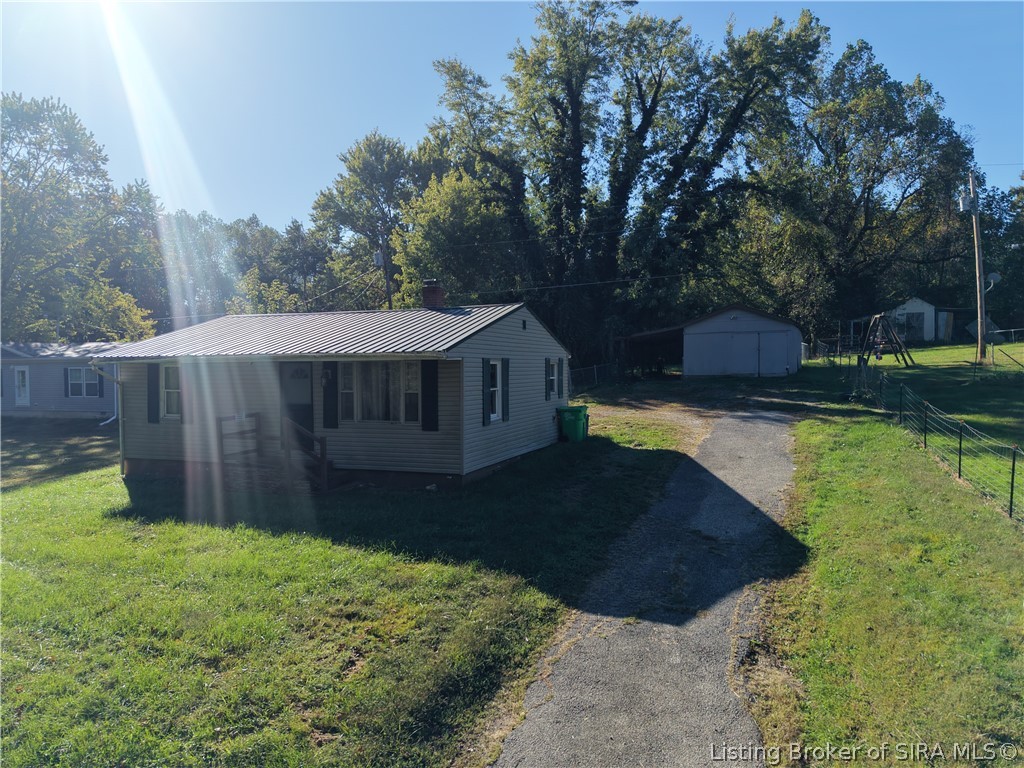 802 E County Line Road Property Photo 6