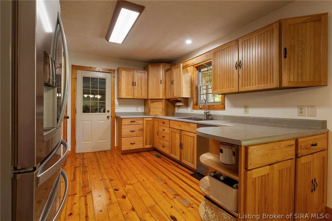 3102 Emmons Lane Property Photo 5