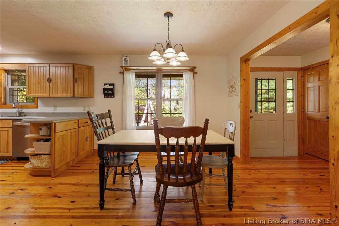 3102 Emmons Lane Property Photo 6