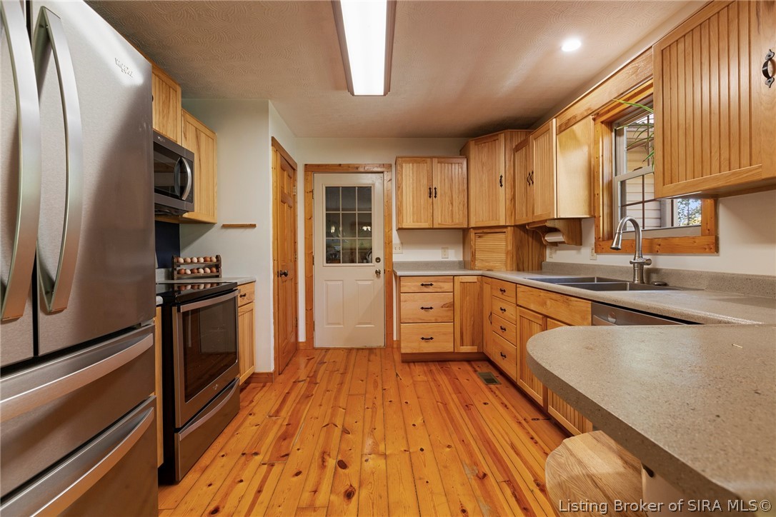 3102 Emmons Lane Property Photo 7