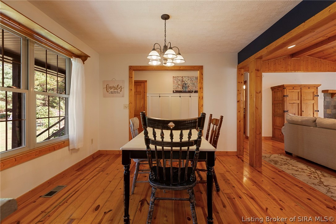 3102 Emmons Lane Property Photo 13