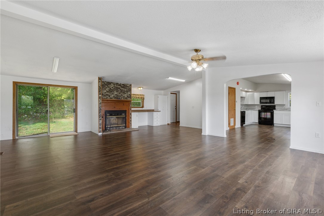 10055 Old Highway 111 Se Property Photo 11
